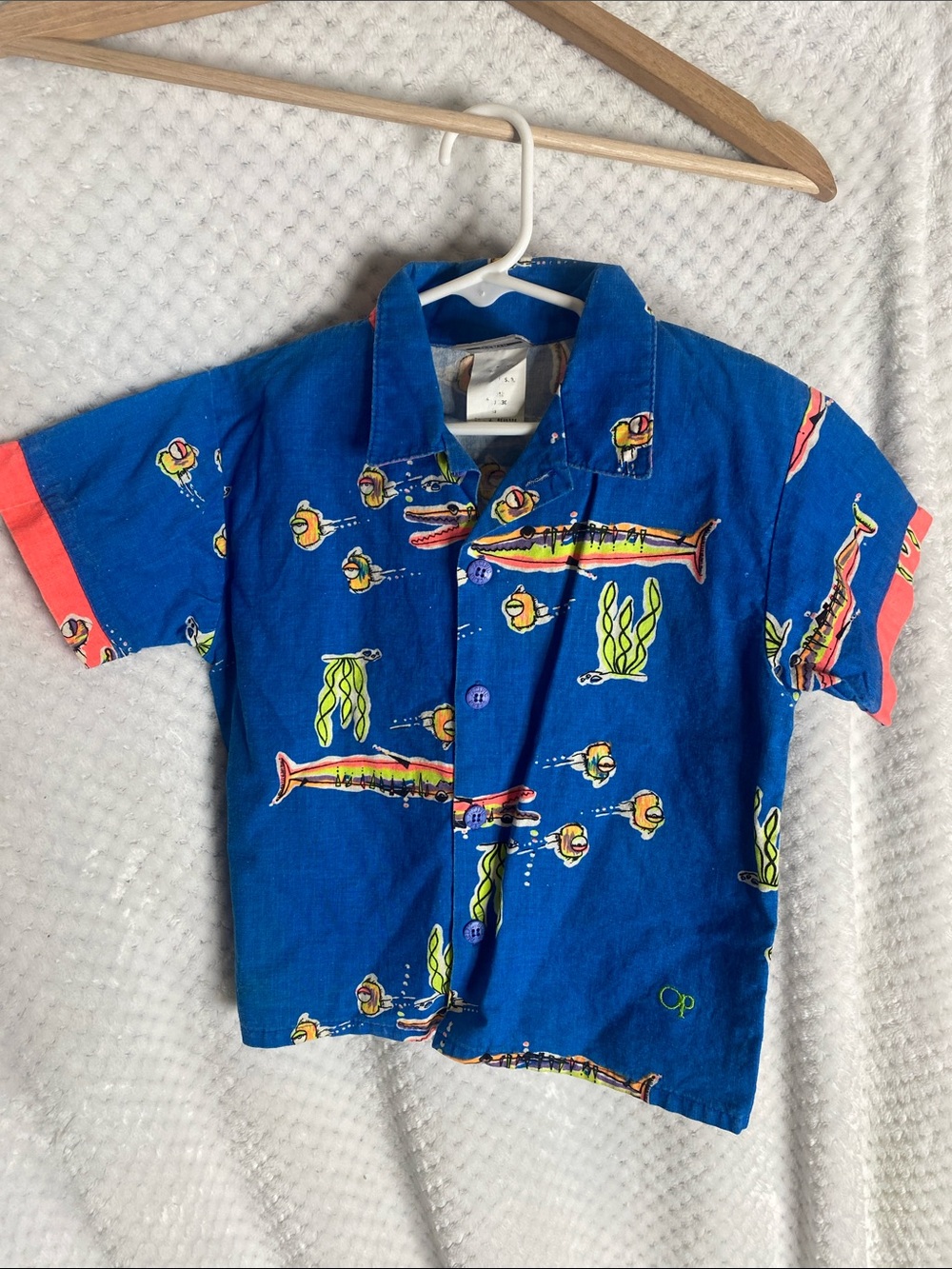 Vintage OP 90’s Blue Neon Fish Print Short Sleeve Kids Shirt